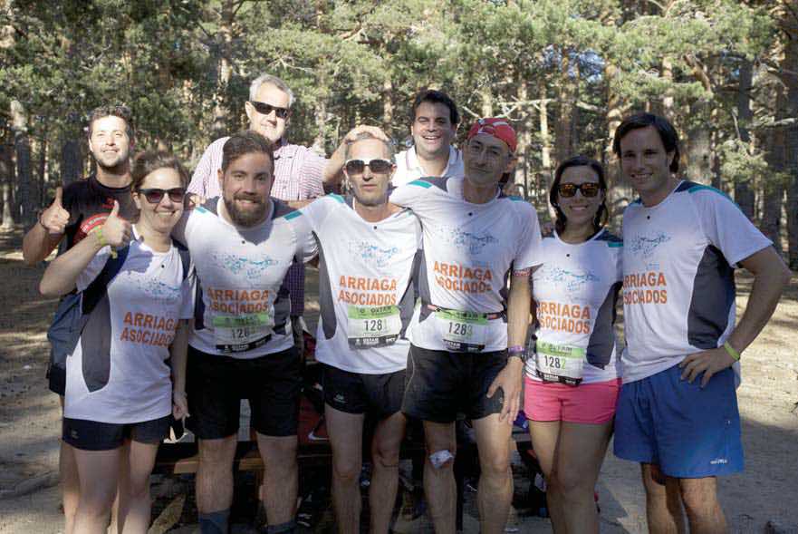 Nuestro dream team demostro esfuerzo y superacion en la Intermon Oxfam Trailwalker 2015 FUENTE arriagaasociados.com